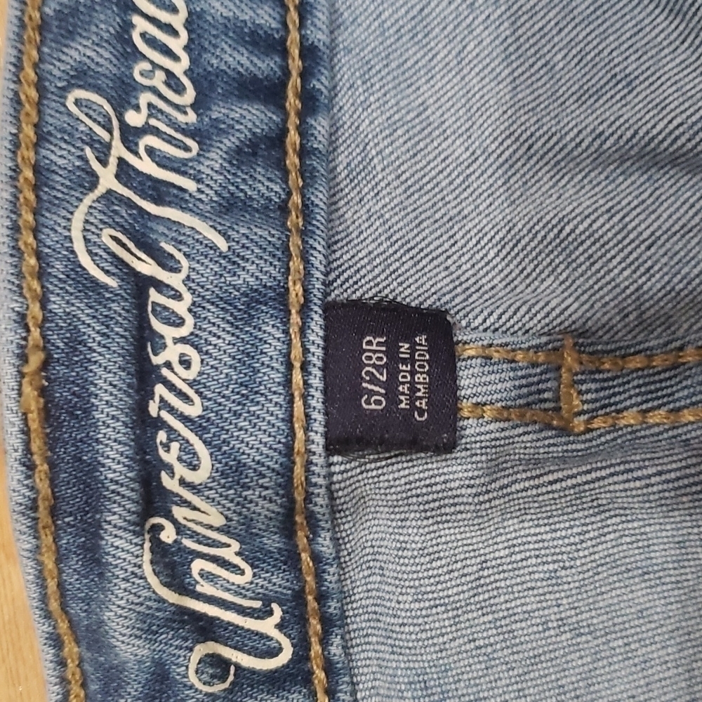 Universal Thread Fringed Distressed Highrise Shor… - image 6